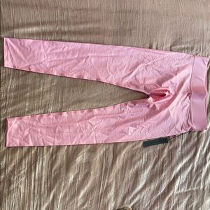 NWT Carbon 38 Takara Leggings